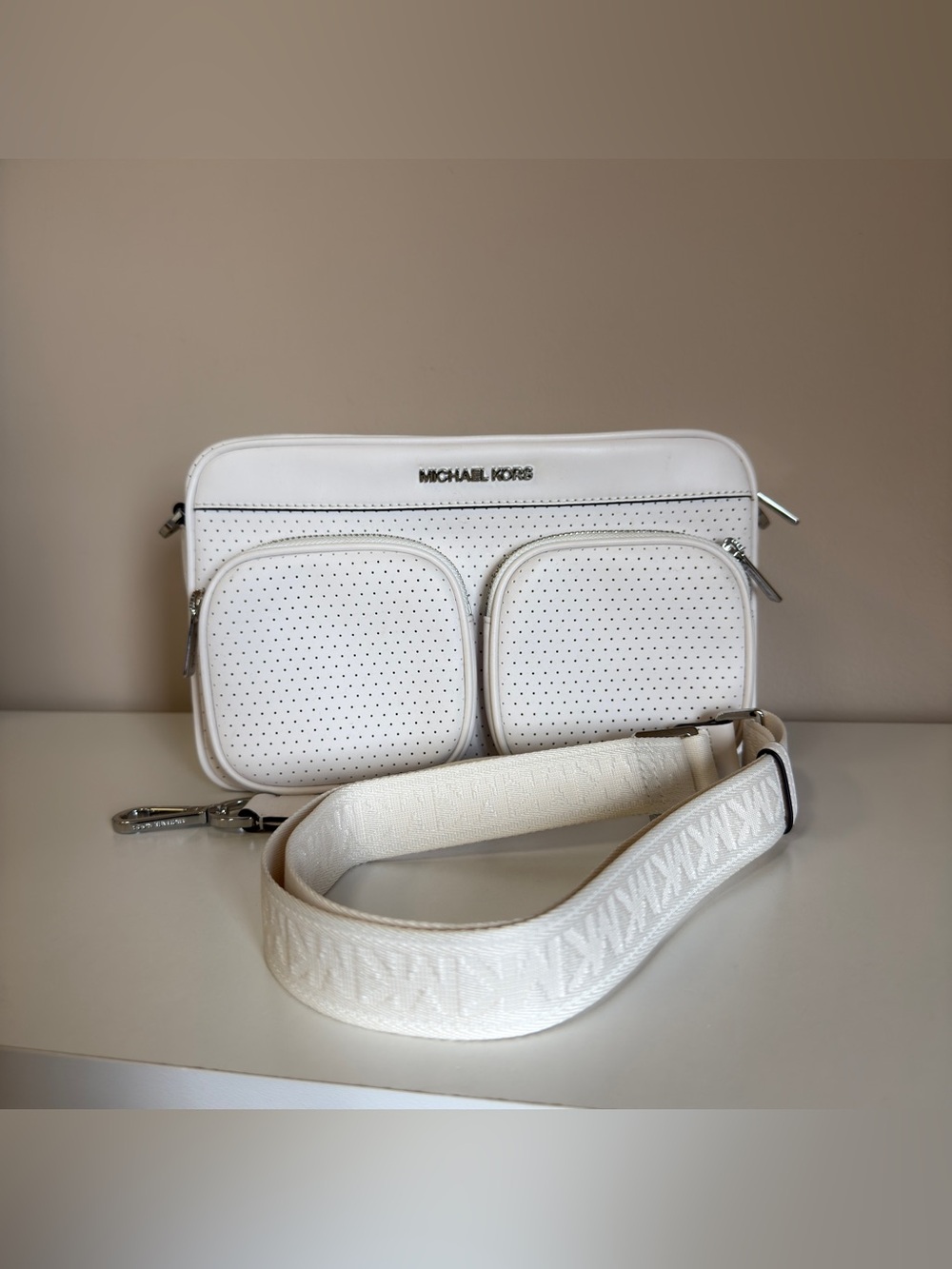 Michael Kors HANOVER LG CROSSBODY NON- LEATHER